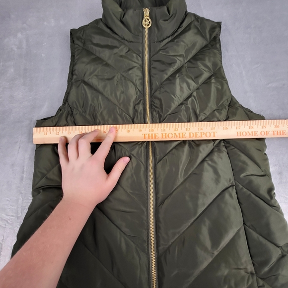 Michael Kors Women's Green Puffer Vest Medium NWT Lightweight MSRP $125 - Picture 8 of 12